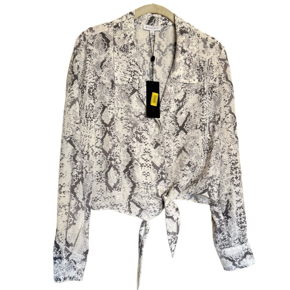 Gianni Bini Rebecca Blouse Size S Snake Print Gay Ivory Button Down NEW - Picture 1 of 16